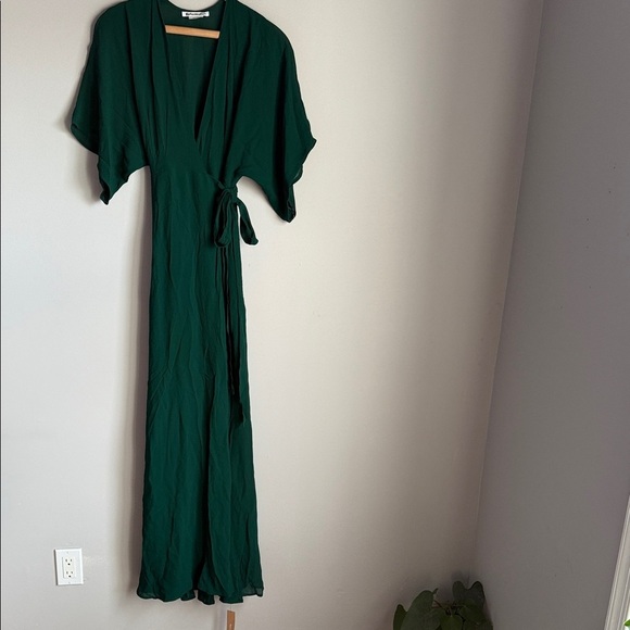NEW Reformation Winslow dress in emerald 0 - Picture 2 of 14